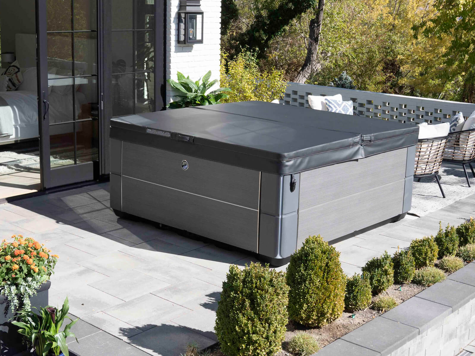 Envoy Spa Hot Tub, Highlife Collection, 5 Seats, Lounge Feature